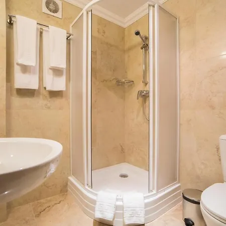 Optima Collection Medievale Otel Lviv